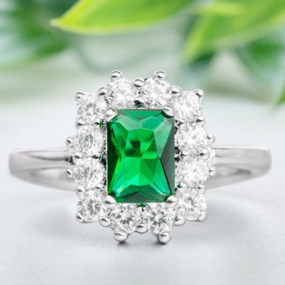 Charmed Aroma Emerald Ring, size 8, 925 Sterling Silver - Picture 1 of 2